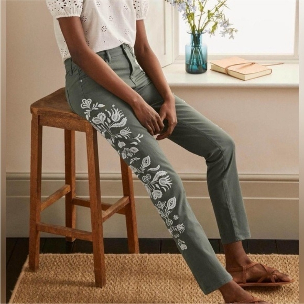Boden Embroidered Girlfriend Jeans